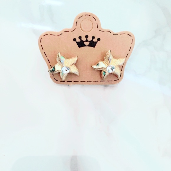 Jewelry - Gold Tone Starfish Earrings